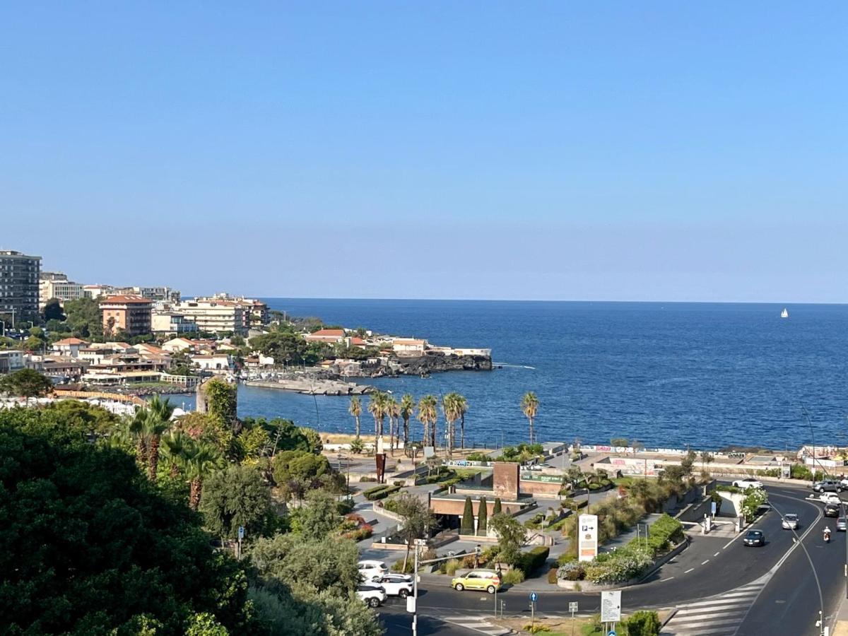 Sea View Holiday Apartment Catania Eksteriør billede